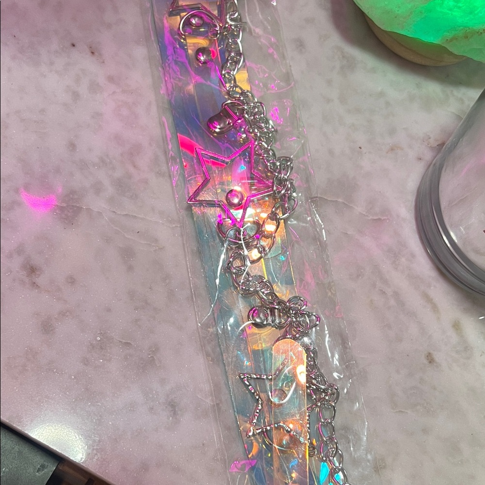IHeart raves Silver Star belt